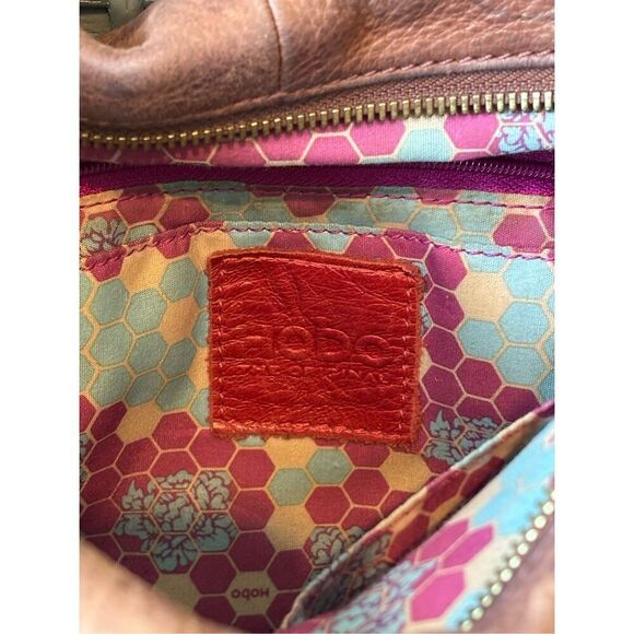 HOBO Tan leather shoulder bag, $225 - Picture 5 of 10